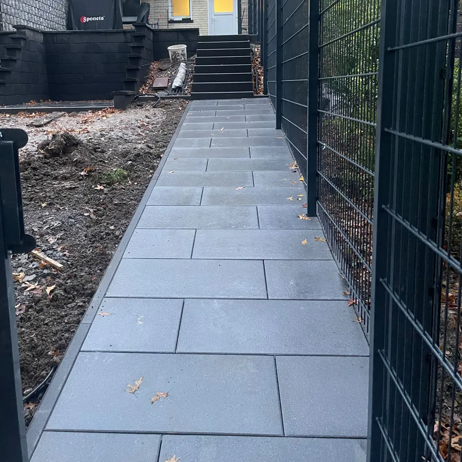 Gehweg gepflastert